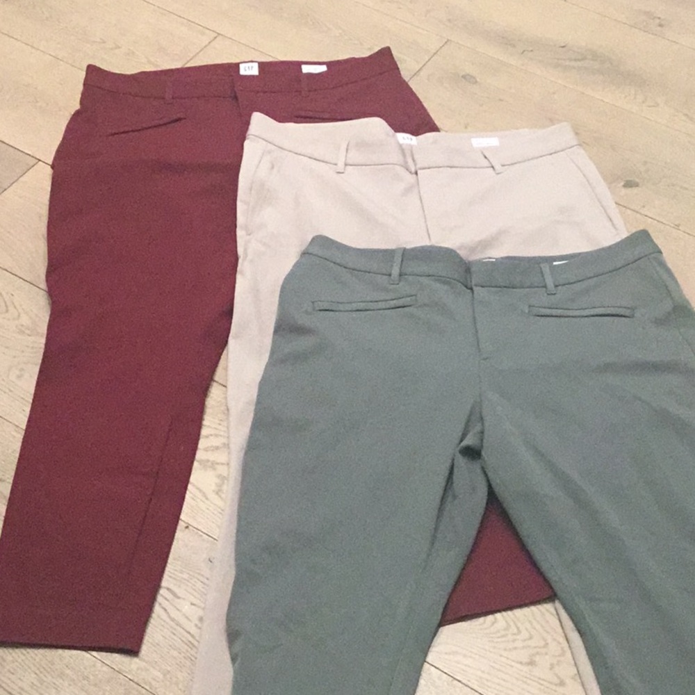 Woman’s GAP pants (3) size 16. Olive, red, beige.